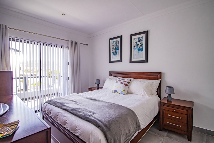 5 Bedroom Property for Sale in Yzerfontein Western Cape